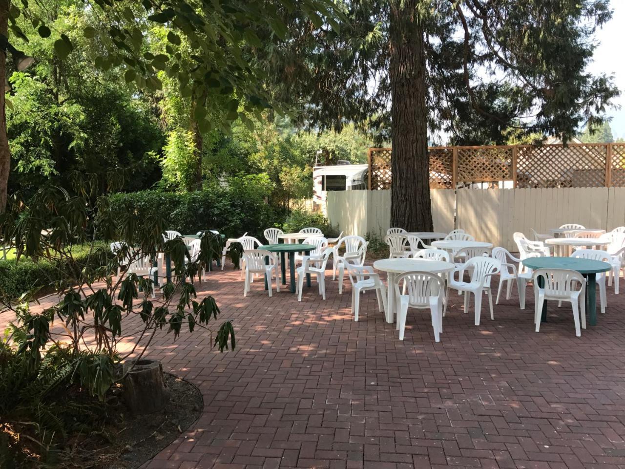 Wolf Creek Inn & Tavern Luaran gambar